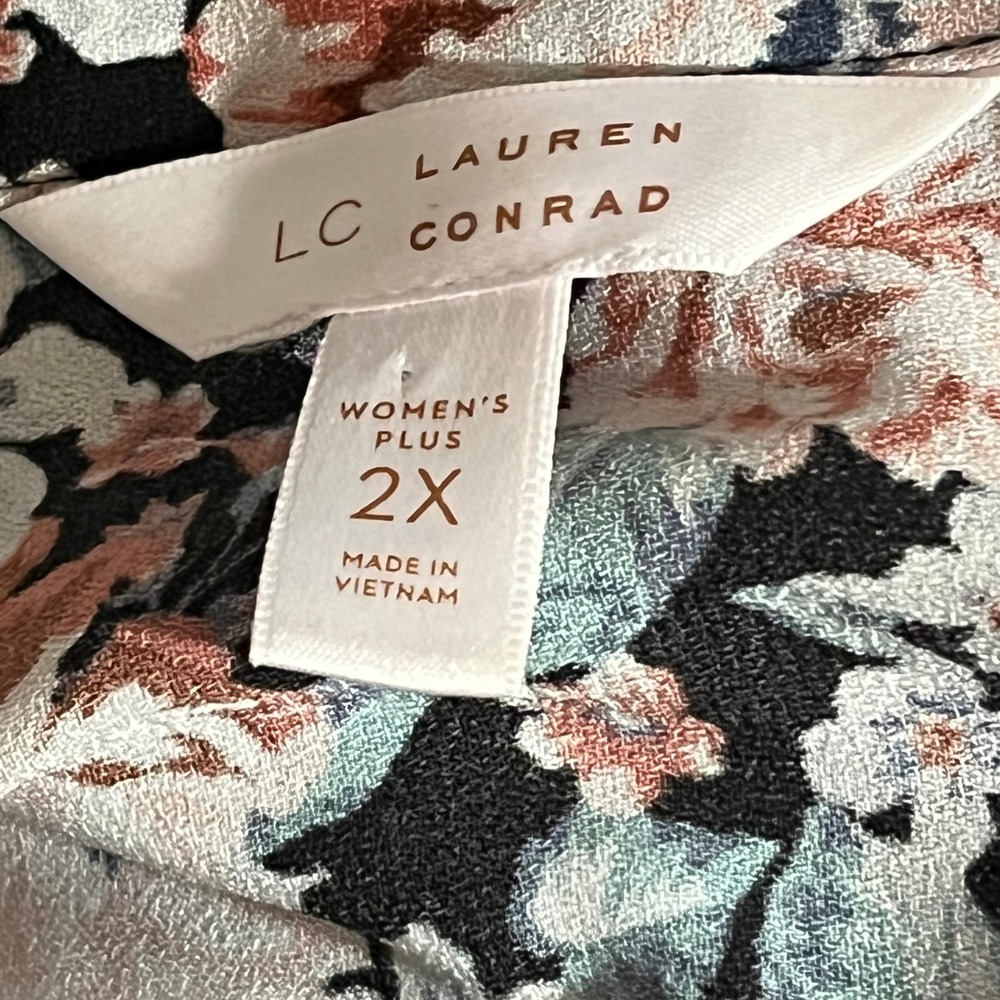 Lauren Conrad Womens Plus Size 2X Floral Print Long Sleeve Button Down Shirt Top - Picture 5 of 5